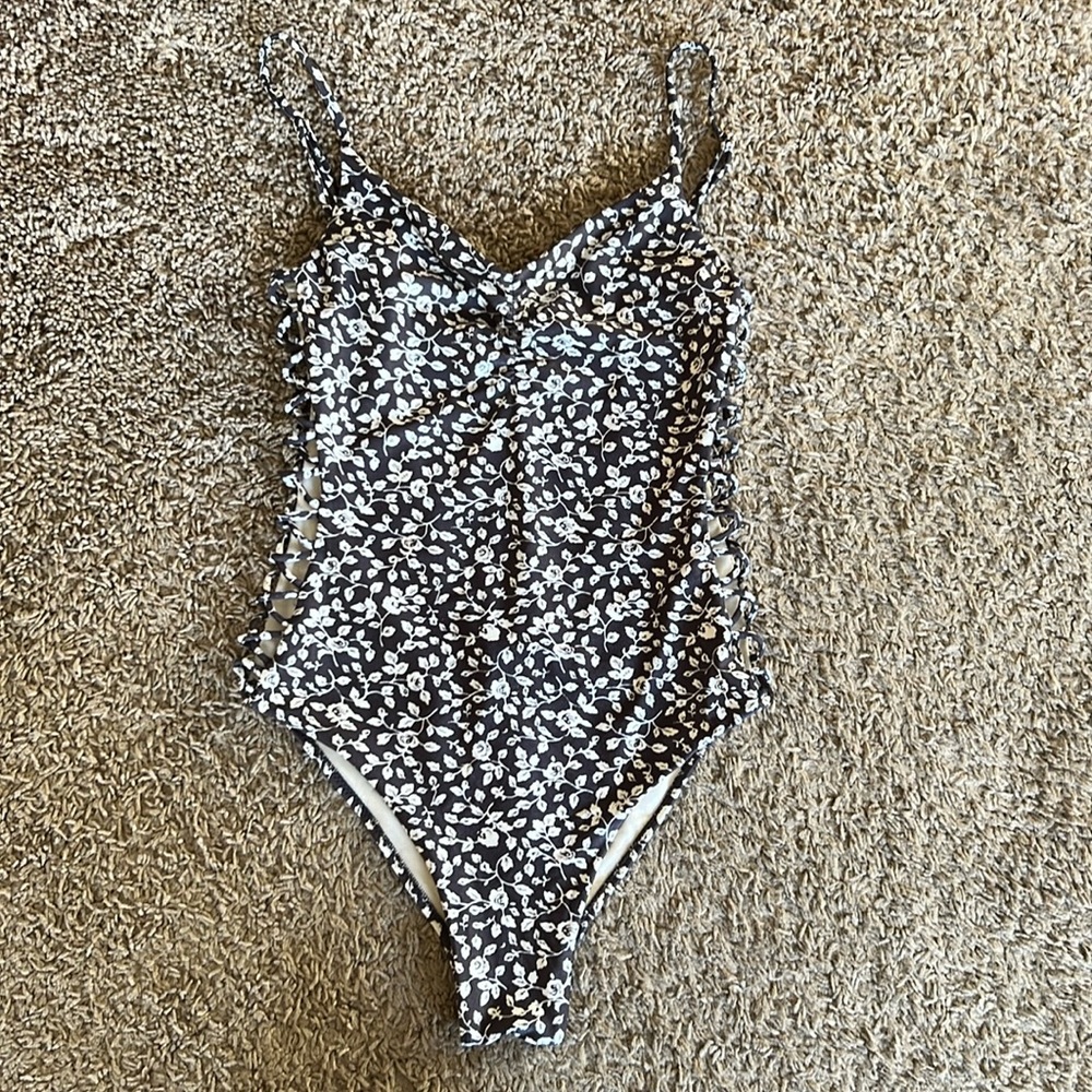 Amuse Society One Piece
